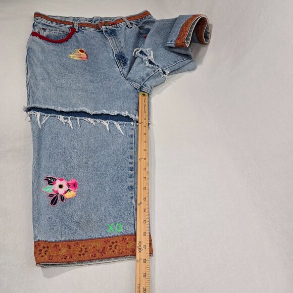 VINTAGE 90s UPCYCLE Handmade Patchwork Super Girly BOHO Baggy Capri Jean Size 12 - Picture 14 of 17